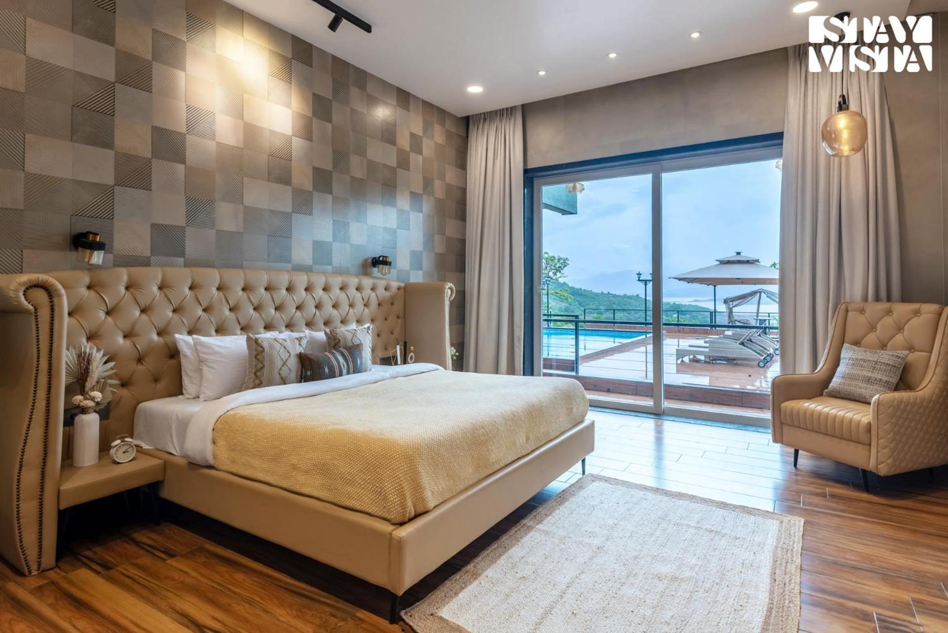 Stayvista At La Nirvana With Pool, Music Speaker & Indoor-Outdoor Game Lonavala Exteriér fotografie
