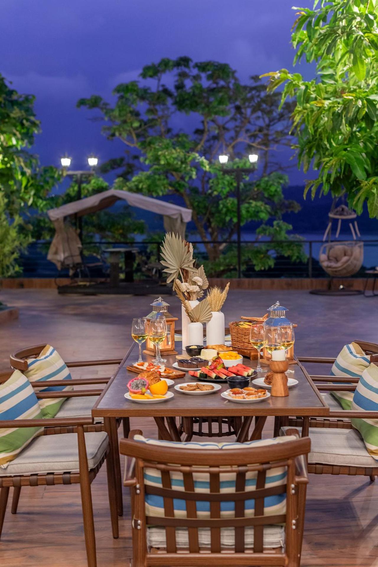 Stayvista At La Nirvana With Pool, Music Speaker & Indoor-Outdoor Game Lonavala Exteriér fotografie