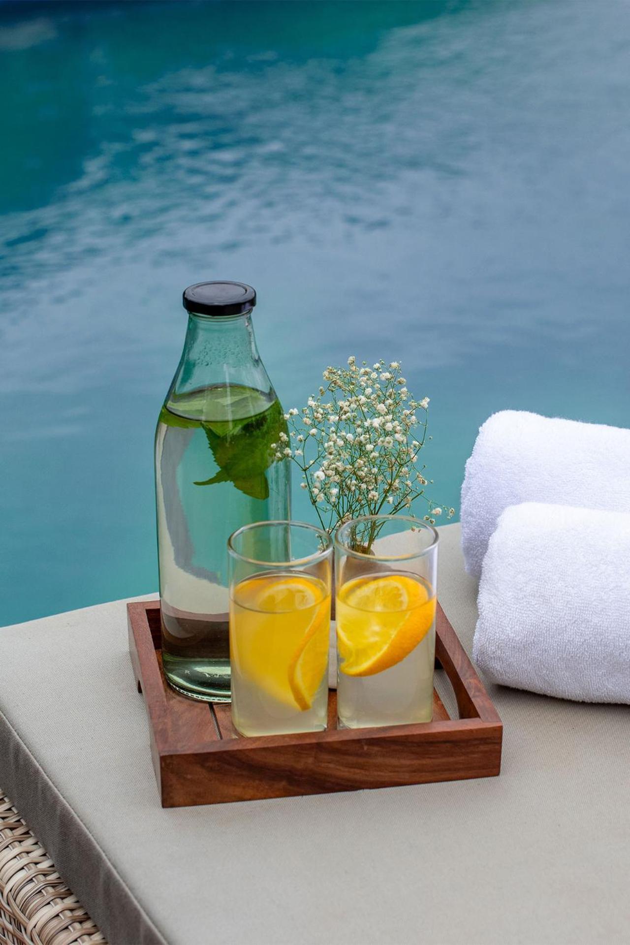 Stayvista At La Nirvana With Pool, Music Speaker & Indoor-Outdoor Game Lonavala Exteriér fotografie