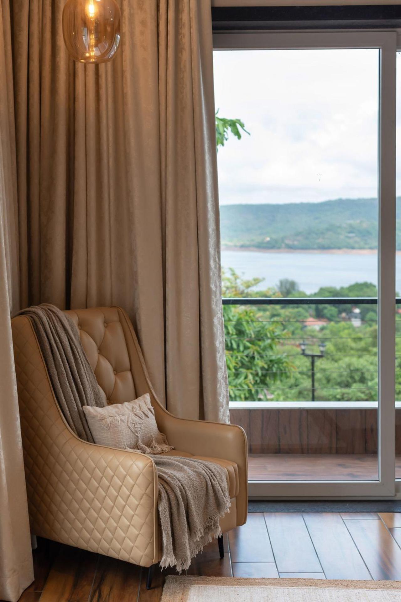 Stayvista At La Nirvana With Pool, Music Speaker & Indoor-Outdoor Game Lonavala Exteriér fotografie